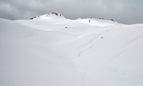 Ski tracks