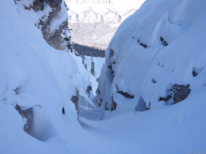 a very tight couloir in the Dolomites